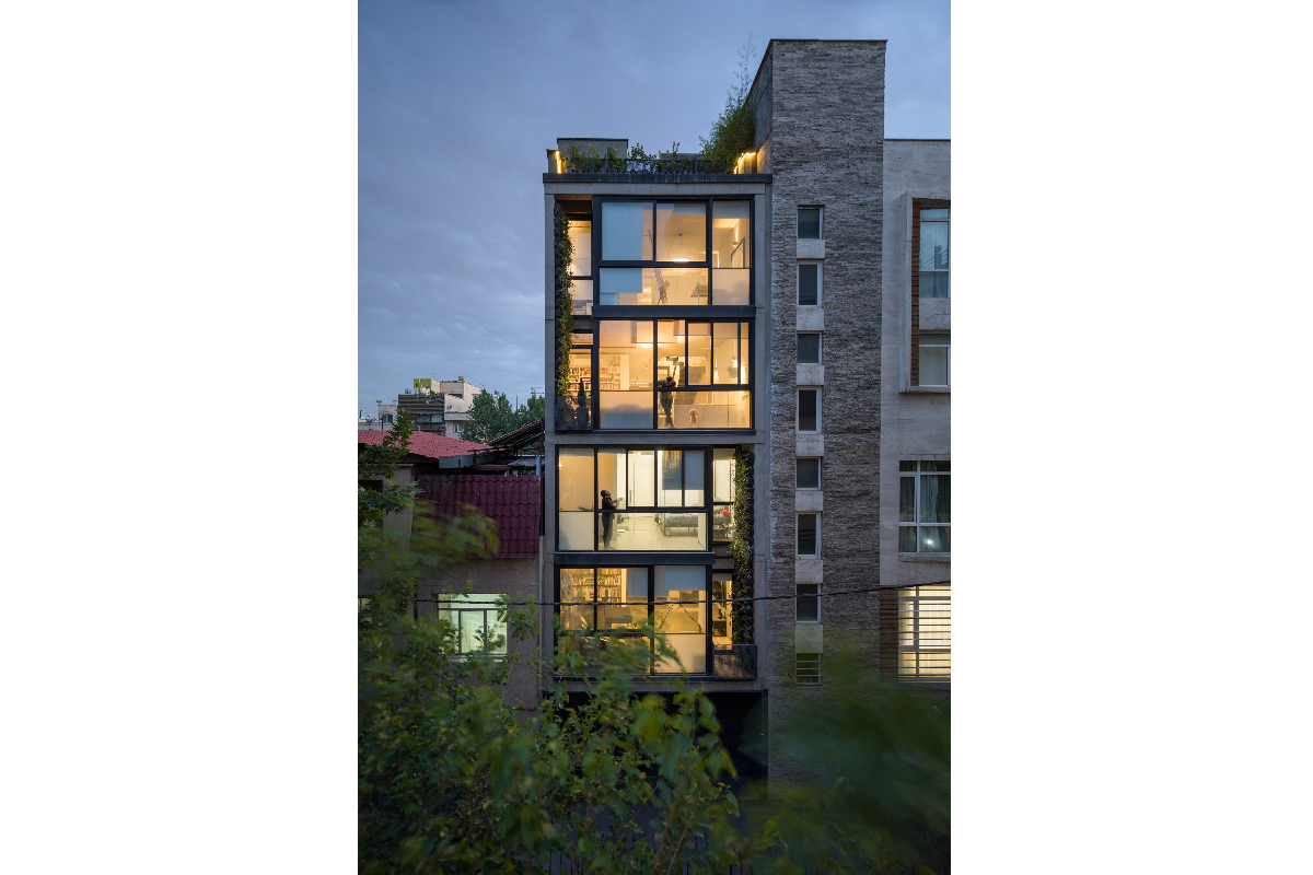 رتبه اول، ساختمان مسکوني دولافت